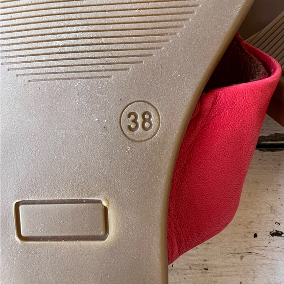 SOLD ✨ NWOB Leather Red sandals. Unity in Diversity size 38 (7 1/2) NWOB - Picture 7 of 7